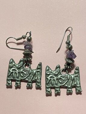 Vintage Tribal Scottie Dog Pierced Earrings w/ Amethyst Bead Chips #9119